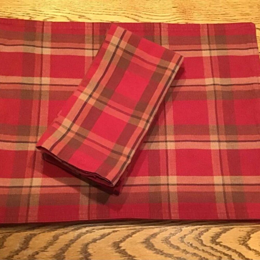 Crate and Barrel Placemats and Napkins 4 Each Sinclair Cranberry Plaid Farmhouse - Picture 5 of 5